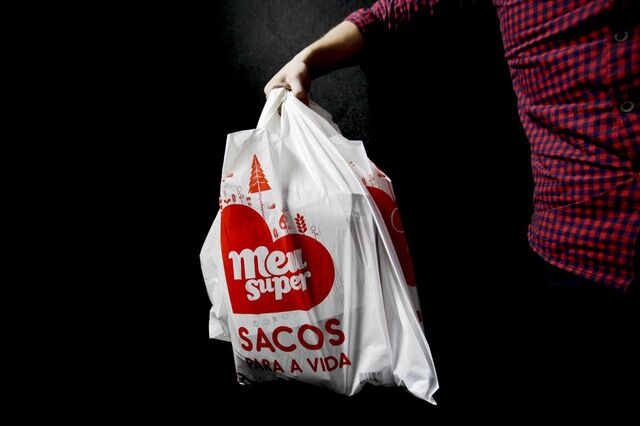 Governo francês pretende taxar plástico não reciclado a partir de 2019