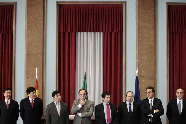 Estado, banca e empresas venderam a estrangeiros