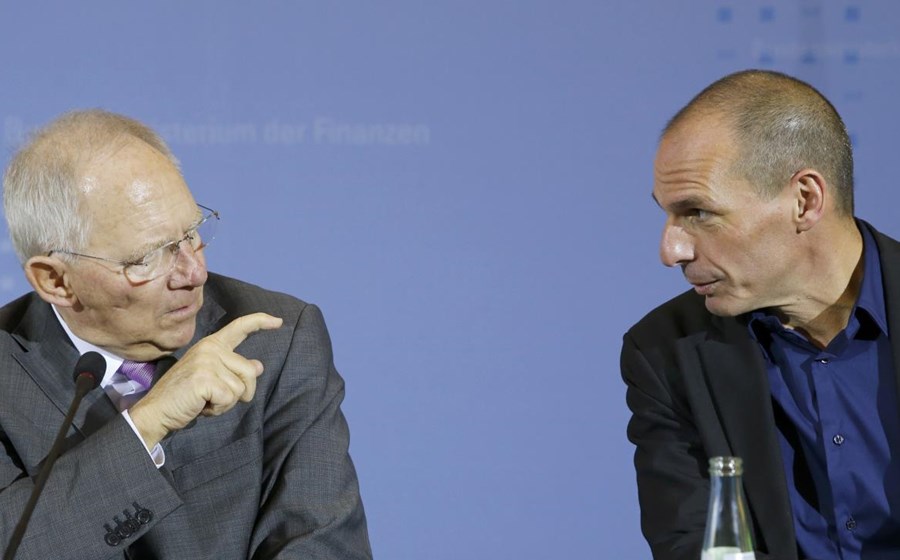 5 de Fevereiro – Schäuble após encontro com Varoufakis. “Concordámos em discordar. O lugar da Grécia é no euro. Respeitamos o mandato dado pelo povo grego, mas o respeito pela democracia tem dois sentidos”.
