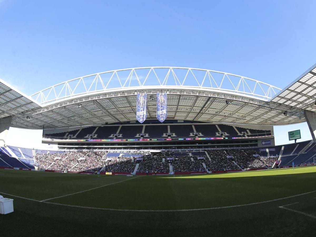 Empark abre estacionamento do metro durante jogos no Dragão - Desporto -  Jornal de Negócios