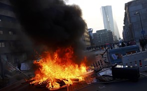 Inauguração da nova sede do BCE marcada por protestos. 80 polícias feridos e 550 pessoas detidas