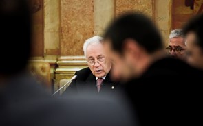 Parlamento conclui 'avaliação' sem dar nota a Carlos Costa