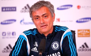 Oficial: Mourinho sai do Chelsea por 'mútuo acordo'