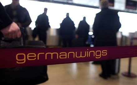 CEO da Germanwings: Avião foi inspeccionado há 1 dia e piloto tinha 10 anos de experiência