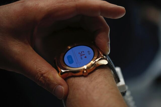 Gadgets para vestir e smartphones dominam Mobile World Congress