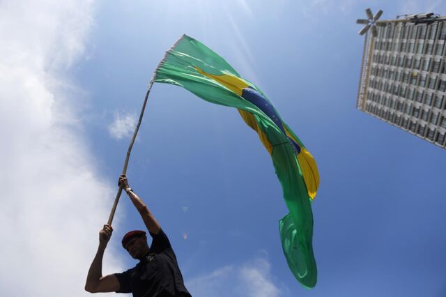 Brasil: PSDB é o partido que mais cresce. PT sofre pesada derrota
