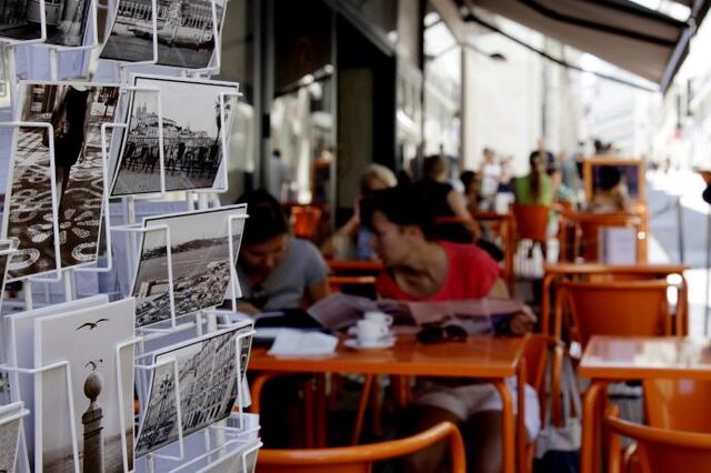 Contratos verbais chegam às lojas e aos cafés