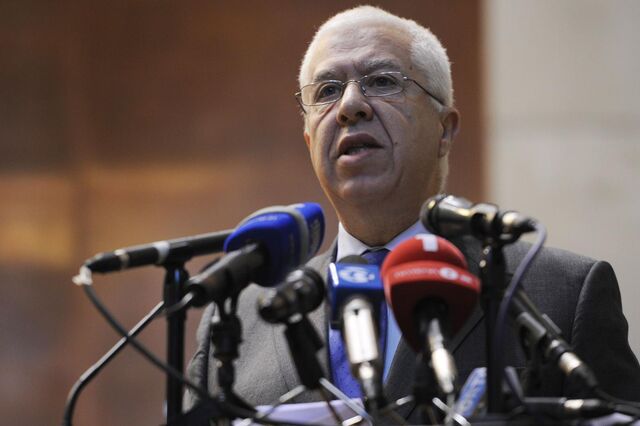 Teixeira dos Santos vai assumir liderança do Montepio no Verão