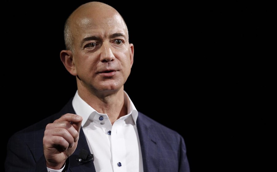 15 - Jeff Bezos. Accionista e CEO da Amazon Fortuna: 34,8 mil milhões de dólares.