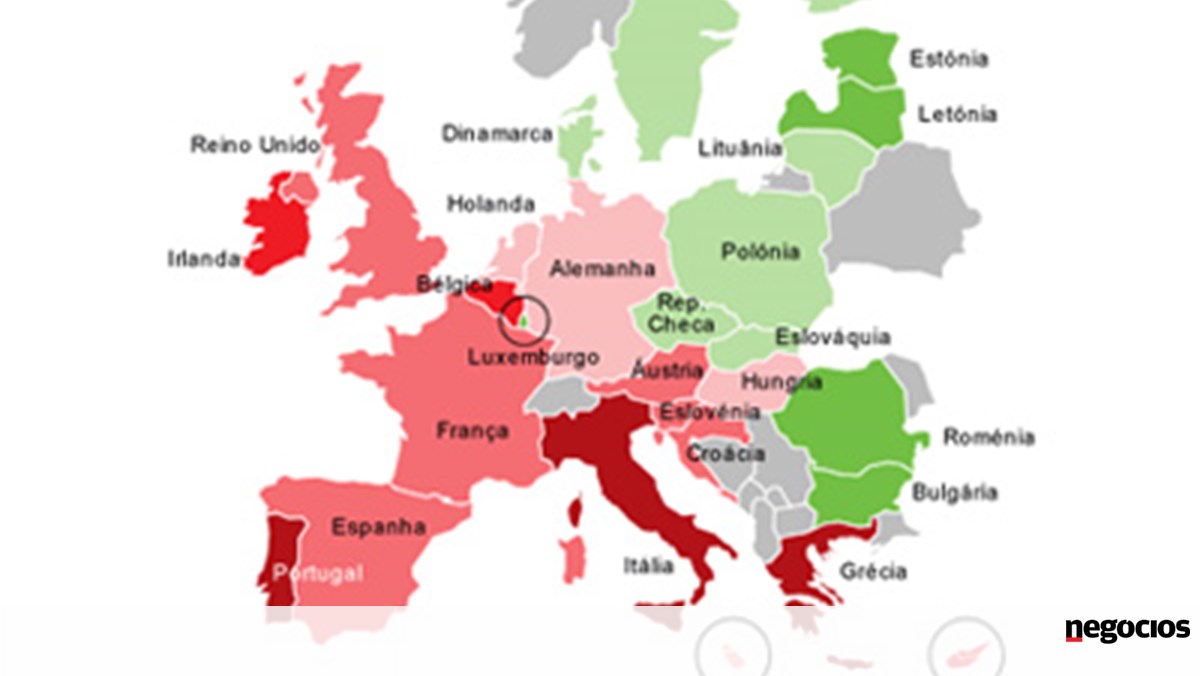 Mapa da europa com o mapa destacado de portugal