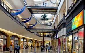 Blackstone interessada em comprar dois centros comerciais em Portugal