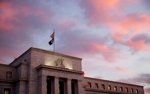 Este ano, a Fed deve cortar os juros diretores duas vezes.