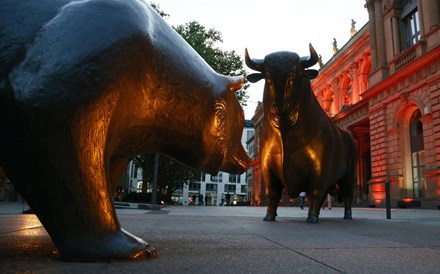 Wall Street afunda e entra em 'bear market'