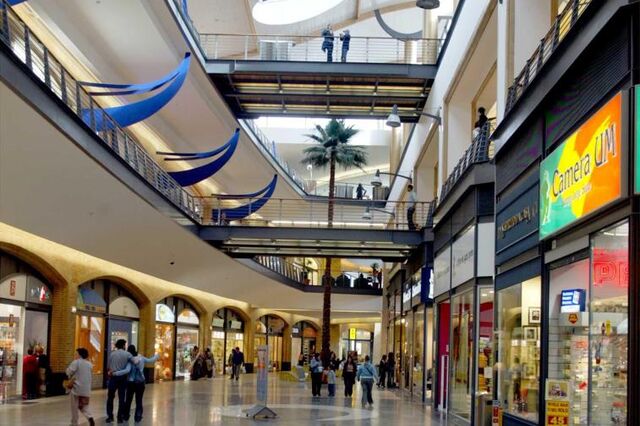 Blackstone interessada em comprar dois centros comerciais em Portugal