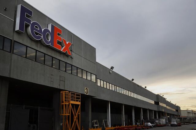 Huawei acusa FedEx de desviar documentos para os Estados Unidos