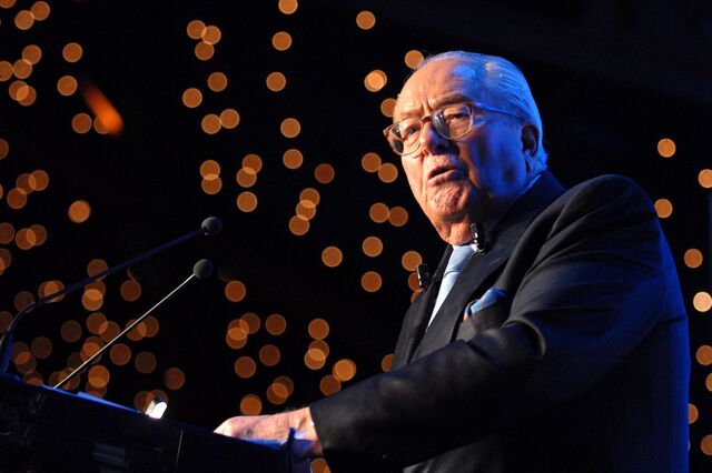 Parlamento europeu levanta a imunidade a Jean-Marie Le Pen