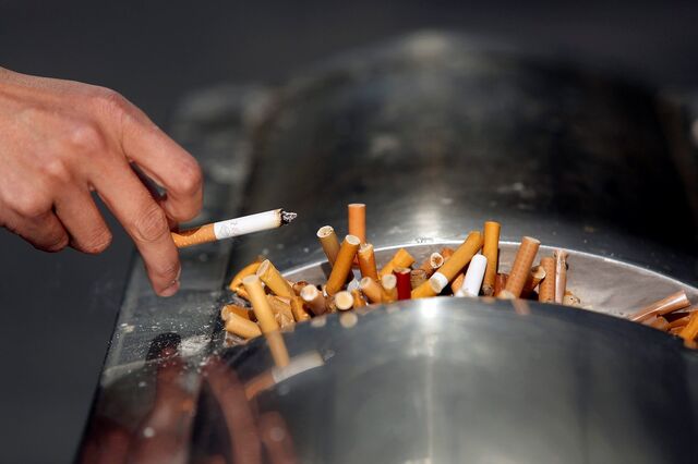 Fabricante do Lucky Strike afunda em bolsa com travão a cigarros de mentol nos EUA à vista