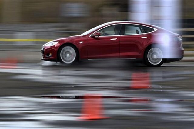 Tesla regressa à negociação a disparar mais de 13%
