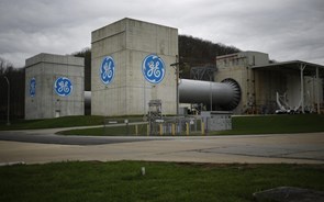 General Electric troca CEO.  Acções disparam mais de 15%