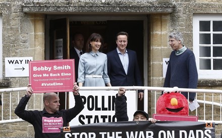Projecção aponta para vitória de Cameron nas eleições britânicas