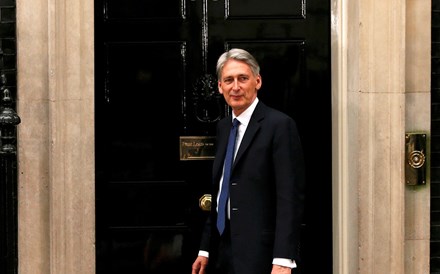 Hammond assegura independência do BoE apesar de críticas de May