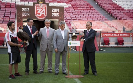 Fecho dos mercados: Benfica campeão toca o sino em sessão “vermelha” em Lisboa. Juros aceleram e euro cai