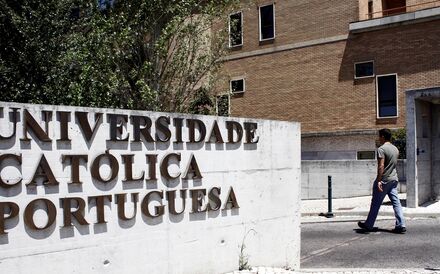 Universidade não paga impostos, mas a AT considera que a lei já não suporta essa isenção. 
