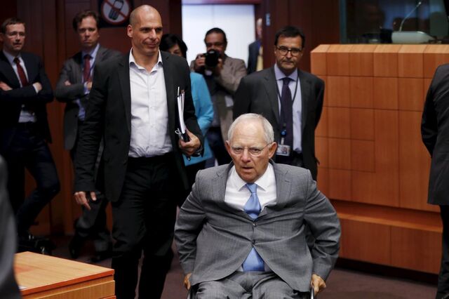 Schäuble não exclui incumprimento na Grécia
