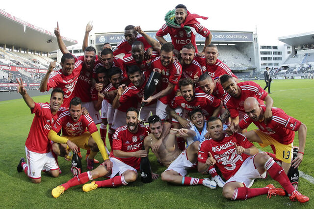 Acções do Benfica afundam 12% após bicampeonato