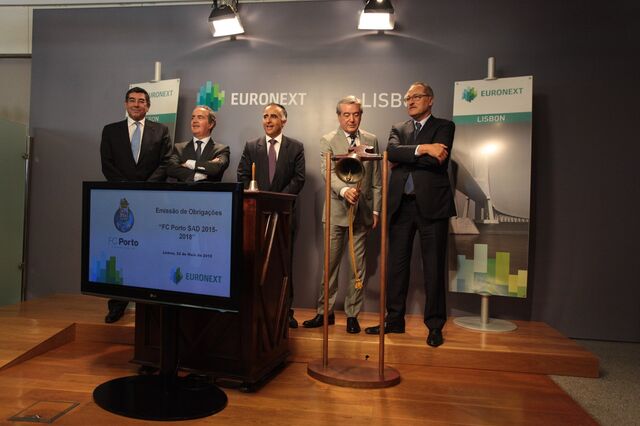 Porto obtém 45 milhões. Adeptos queriam emprestar 110 milhões