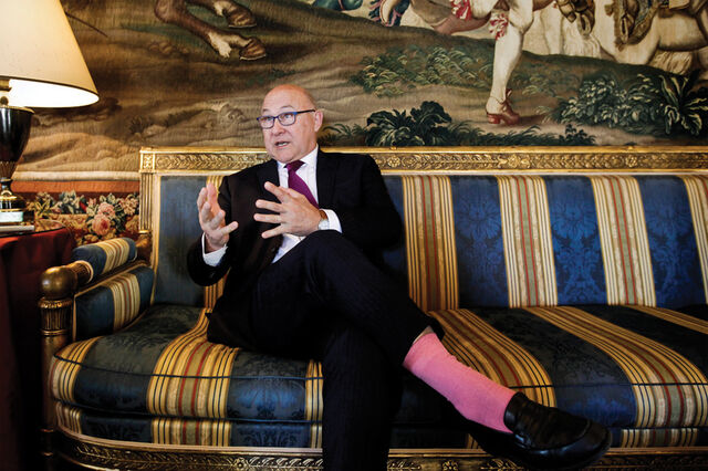 Michel Sapin: 'Não podemos financiar mais défices na Grécia'