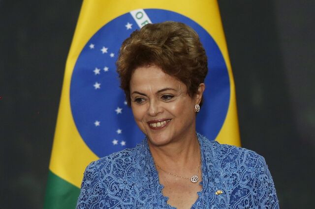 Brasileiros pedem afastamento de Dilma em manifestação em Lisboa  