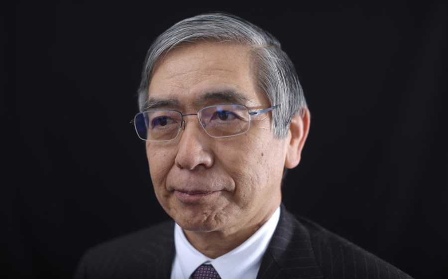 Haruhiko Kuroda, Governador do Banco Central do Japão.


Liderou o ambicioso programa de compra de activos do banco central, um dos eixos da estratégia económica do primeiro ministro de Shinzo Abe. 2015 começou com bons dados económicos.