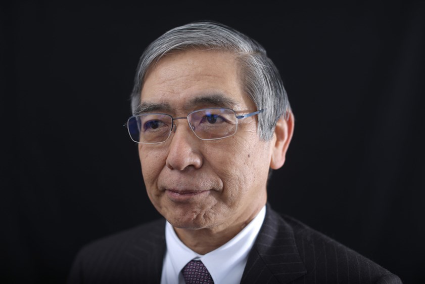 Haruhiko Kuroda, Governador do Banco Central do Japão.


Liderou o ambicioso programa de compra de activos do banco central, um dos eixos da estratégia económica do primeiro ministro de Shinzo Abe. 2015 começou com bons dados económicos.