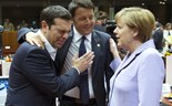 Fotogaleria: Porque estão Tsipras e Merkel a rir?