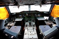 Cockpit de um Airbus SAS A380, da Qatar Airways