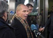 20 de Fevereiro – Varoufakis  após acordo no Eurogrupo para estender financiamento por quatro meses

“Conseguimos evitar uma sequência de muitos anos de sufoco de excedentes primários. Evitámos medidas recessivas que estavam previstas no acordo anterior. Provámos que um país afogado em dívida pode ter democracia”.
