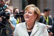 10 de Junho - Merkel  à chegada à cimeira União Europeia/América Latina, em Bruxelas.

“O objectivo é manter a Grécia na Zona Euro. Onde há vontade, há um caminho. As negociações com as três instituições devem prosseguir”.
