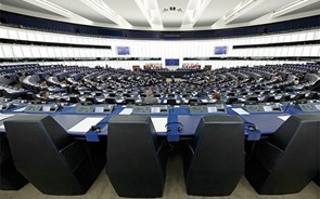 Bruxelas: Voto do Parlamento grego 'passo importante' para restabelecer confiança