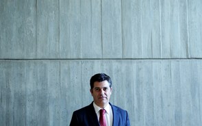 Ministro da Economia: Portugal vai cumprir compromissos e banca está a estabilizar