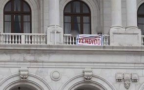 Parlamento 'vendido' durante meia hora