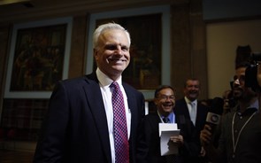 Azul de David Neeleman lança venda de acções