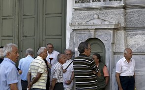 Pensionistas na Grécia vão poder levantar dinheiro no banco