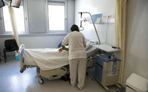 Morte de jovem no Hospital de São José provoca três demissões na saúde