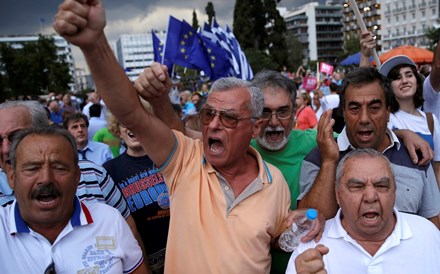 Atenas volta a ser palco de manifestações