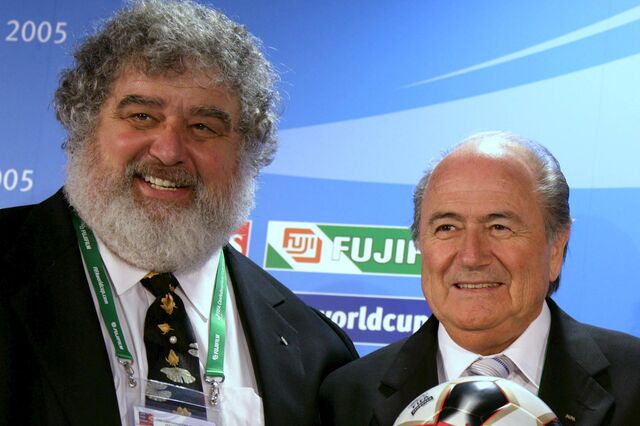 FIFA: Chuck Blazer admite subornos nos Mundiais de 2010 e 1998