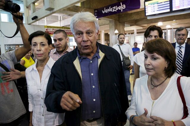 Gonzalez recusa coligação mas aceita Governo minoritário do PP