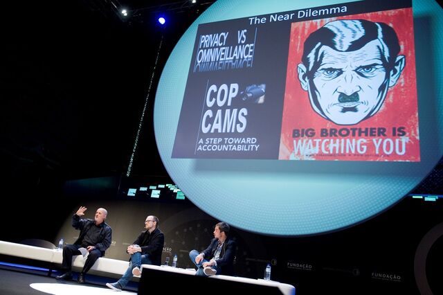 David Brin: 'A política nos EUA está morta'