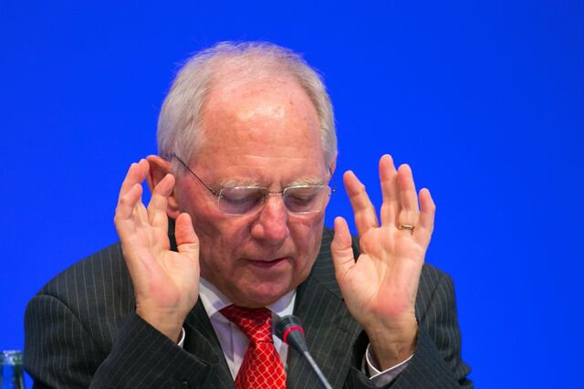 Schäuble 'irritado' com ministro alemão que defendeu mais dinheiro para Grécia e UE  