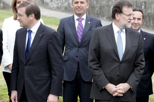 Governo espanhol deve aprovar hoje devolução de salário a funcionários públicos